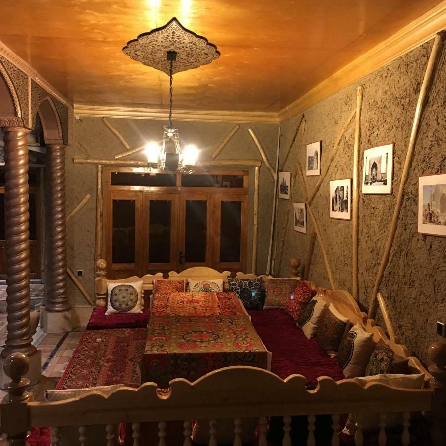 "S E A S O N S" Apartman Szamarkand Kültér fotó